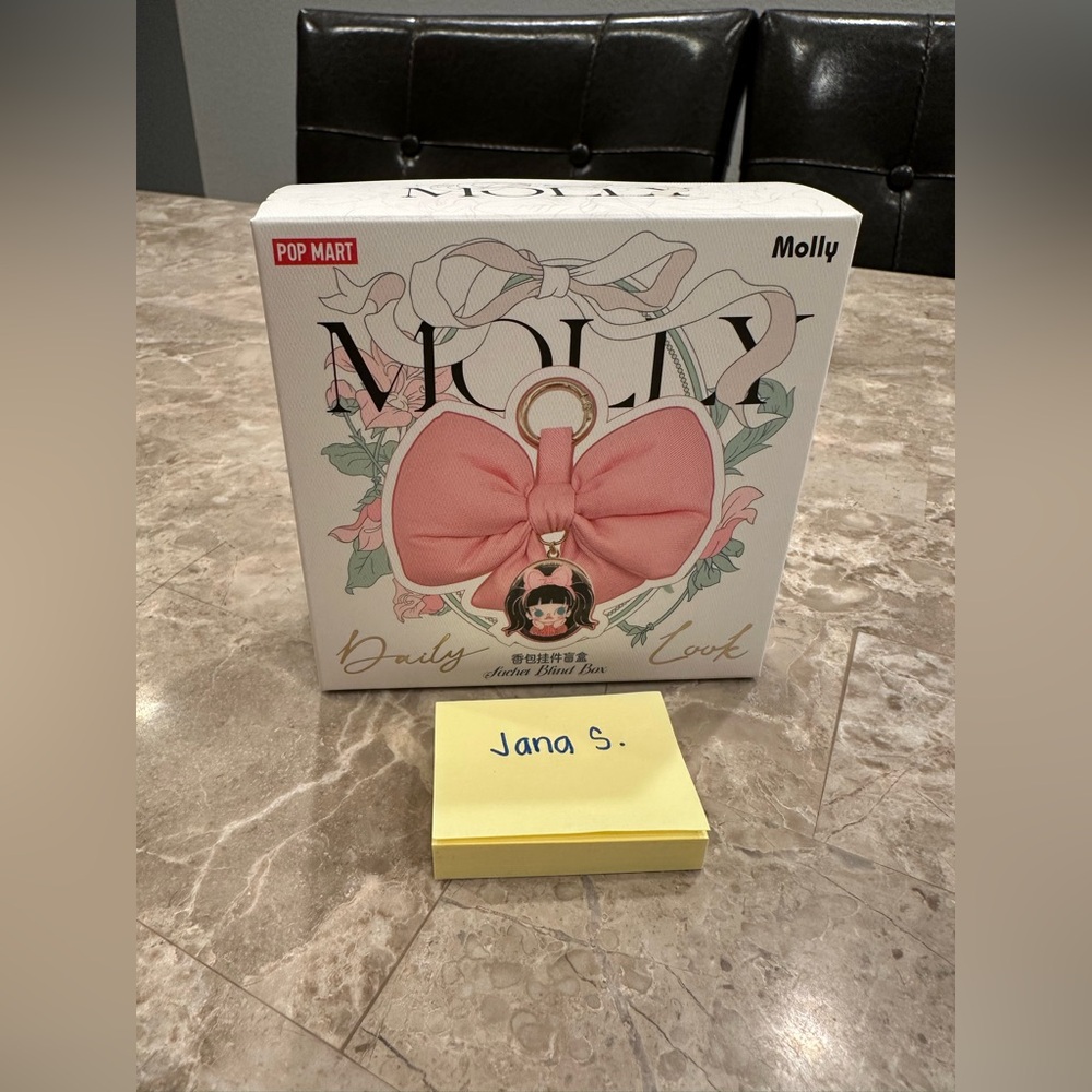 Molly Daily Look Blind Box — Energetic Girl 🩷